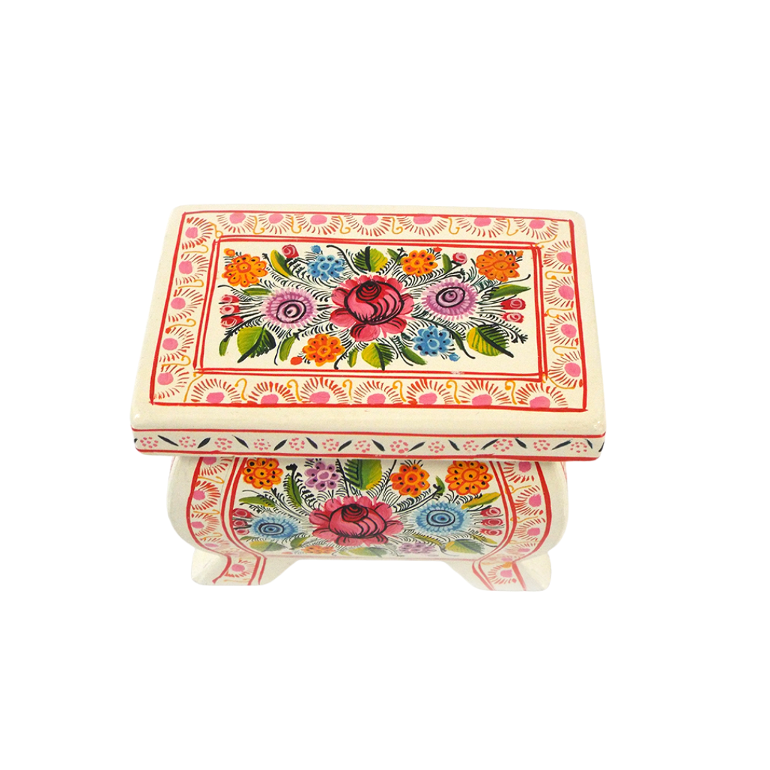 Cajitas de Olinalá: tesoros de madera y laca mexicana